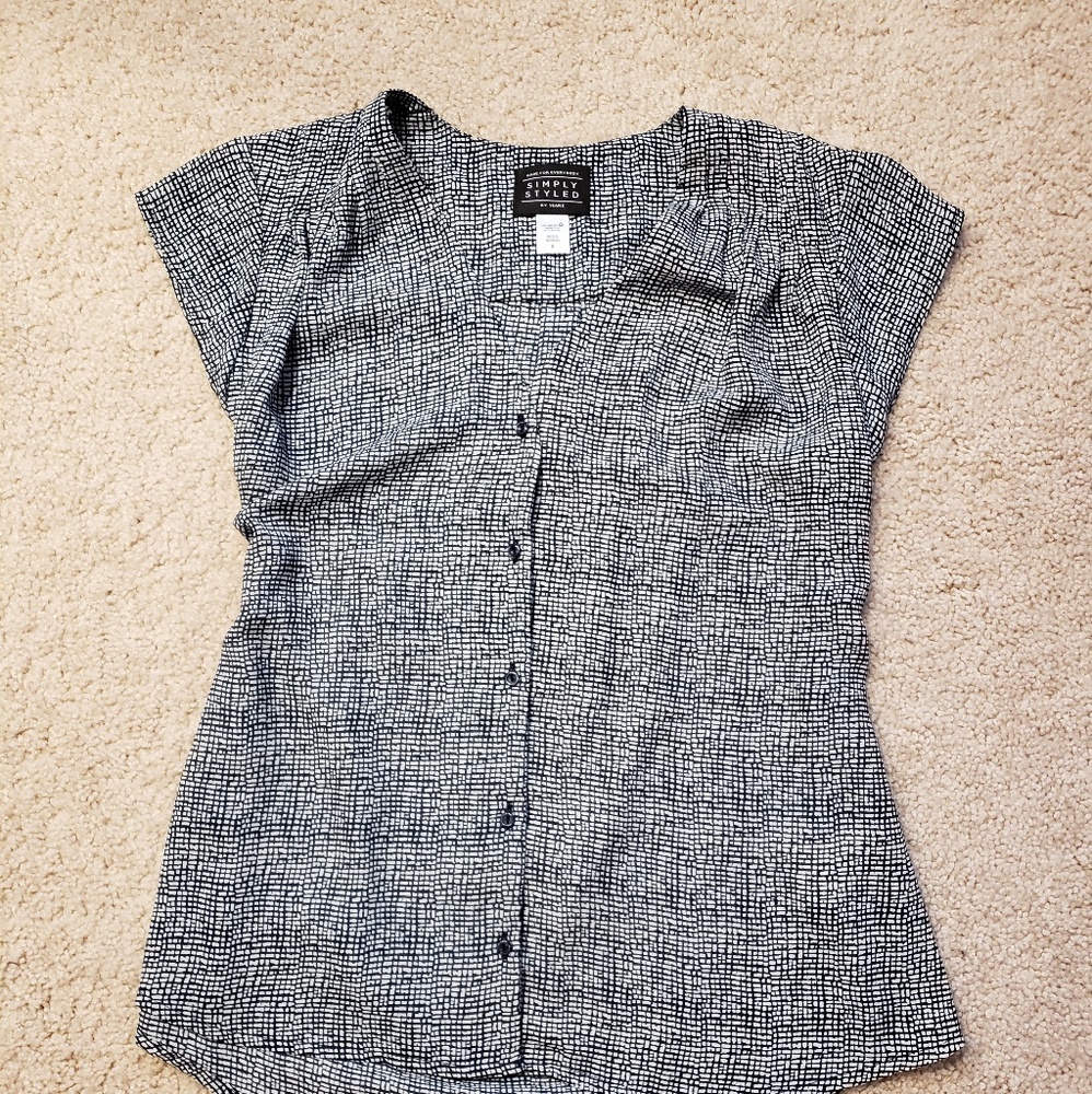 Black&White Button-Down Top